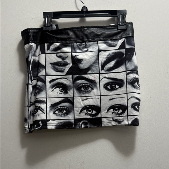 SHEIN bundle with 2 tops and 1 skirt and 1 pant - Picture 3 of 7